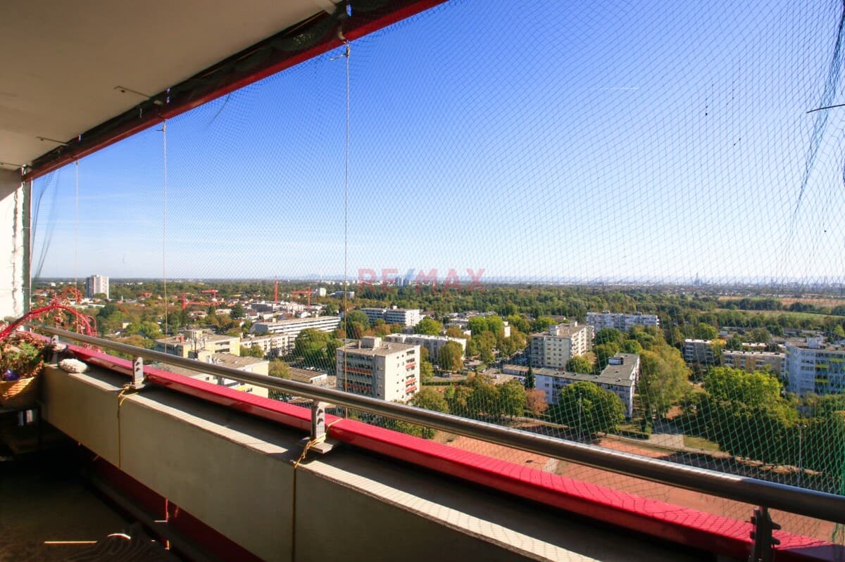 Panoramablick über Frankenthal – Helle 3ZKB mit Balkon & Tiefgarage