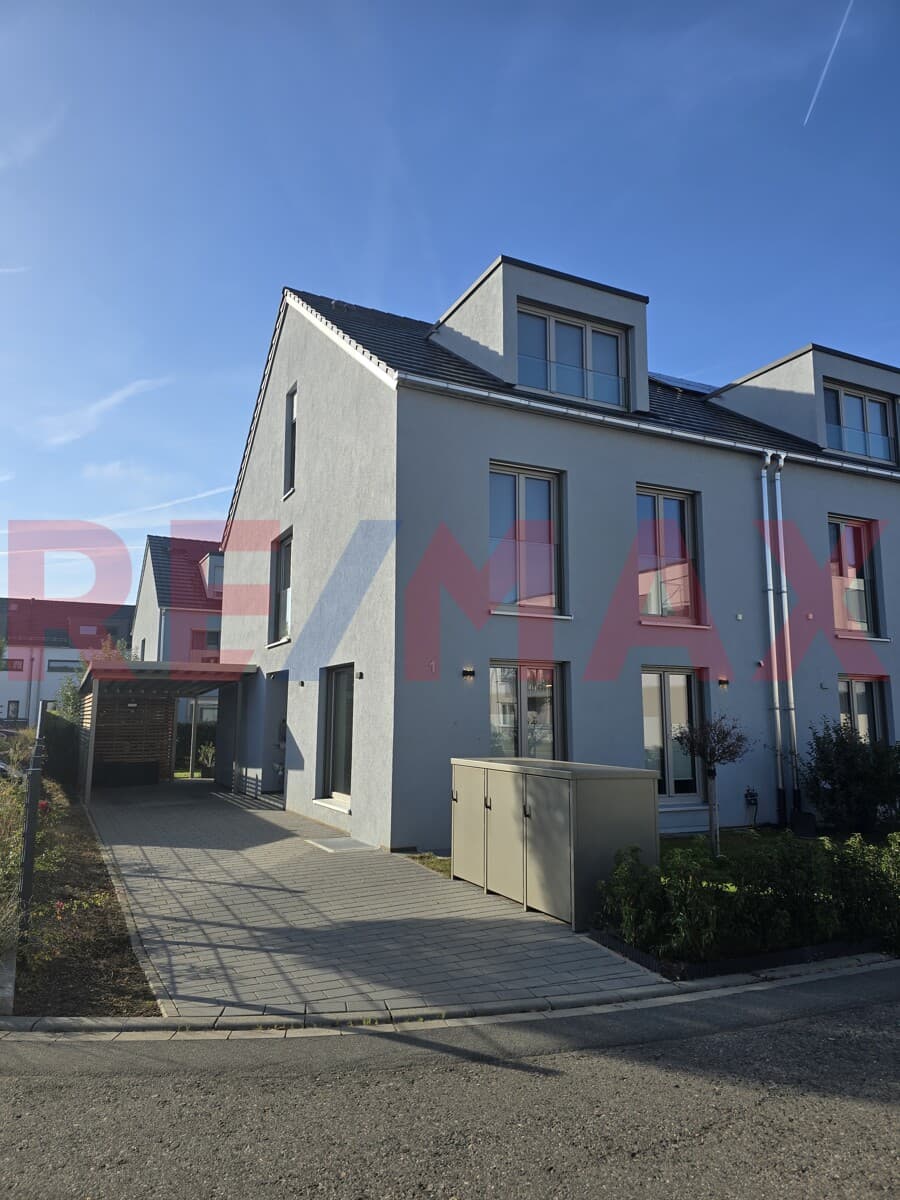 NEUBAU 2022 + 2 große Bäder + 2 Terrassen + kuschlige Fußbodenheizung + sehr niedriger Erbbauzins!
