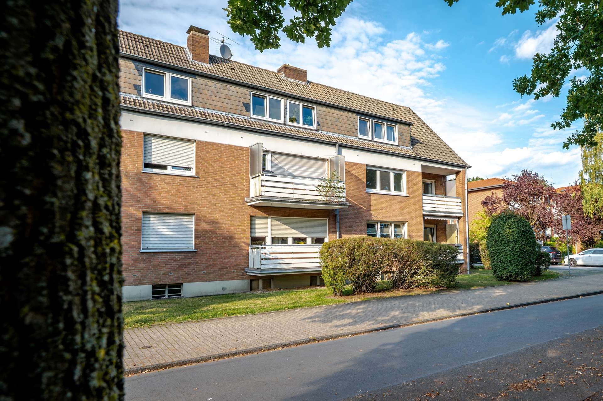 Einziehen & wohlfühlen: Neu renovierte 2-Zimmer-Wohnung mit Loggia
