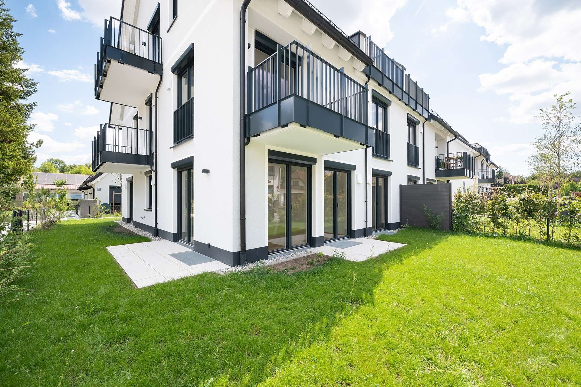 Jetzt einziehen: 3-Zimmer-NEUBAU-Wohnung mit sonnigem Garten nahe des Feldmochinger Sees