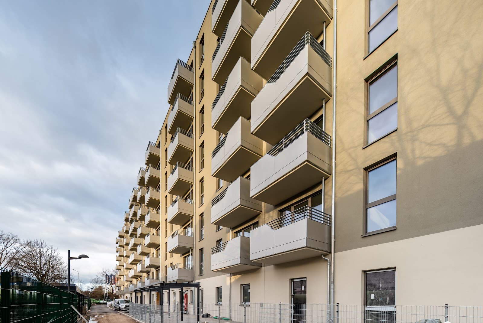 Schöne geräumige Neubauwohnung mit Balkon im Zweitbezug in Lichtenberg neu zu vermieten