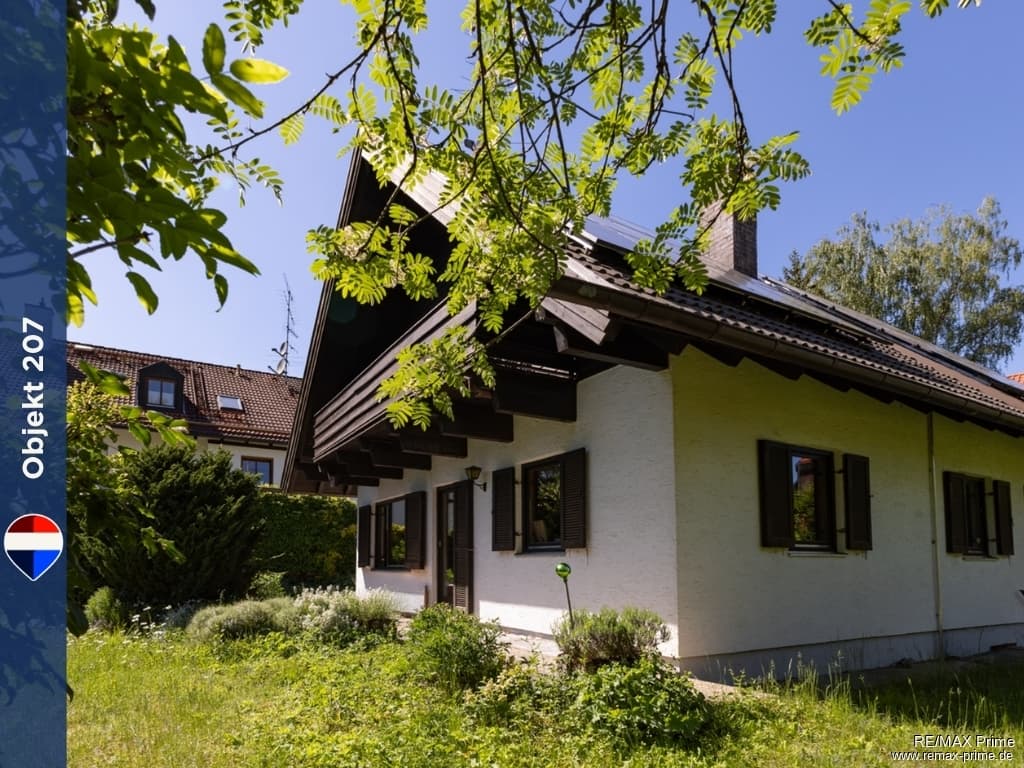 Holzhaus am Waldrand – sonnig wohnen in Baldham