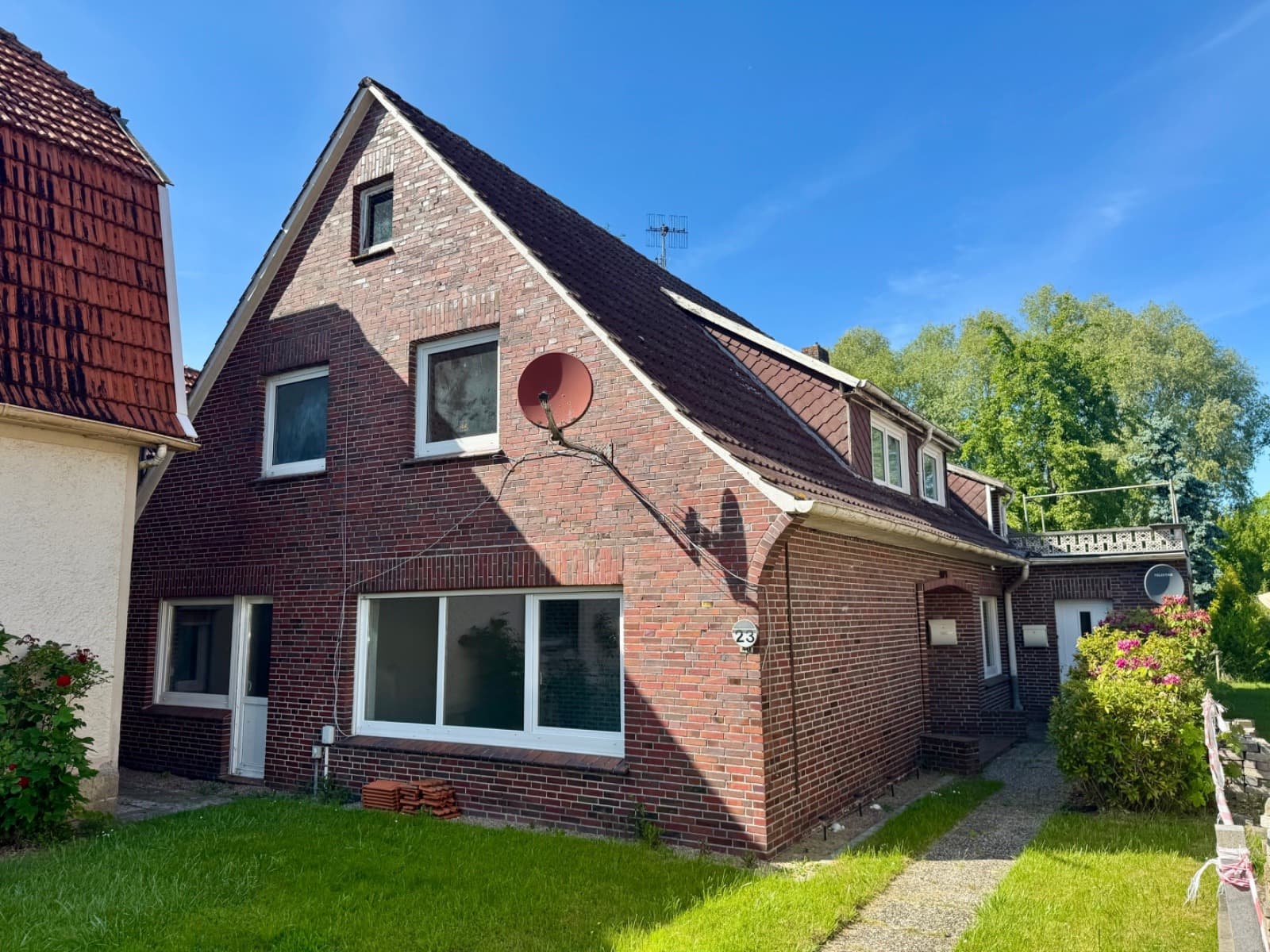 Obergeschosswohnung mit Dachterrasse und Gartennutzung in Wiarden