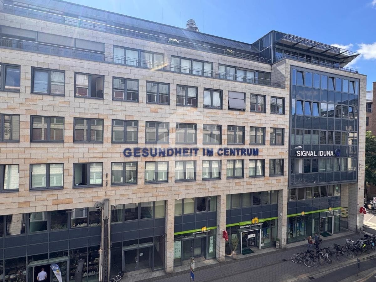 PRAXIS.flächen im Zentrum mit 161 m²