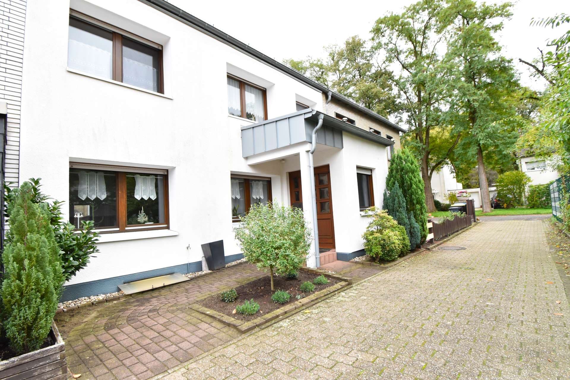 Großzügiges Reihenmittelhaus in Marl: barrierefrei und rollstuhlgerecht mit Aufzug.