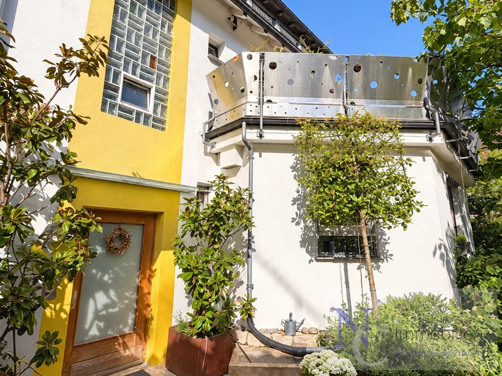 Außergewöhnliches Anwesen mit Loft-Charakter, mediterranem Innenhof, Pool, im Stuttgarter-Münster