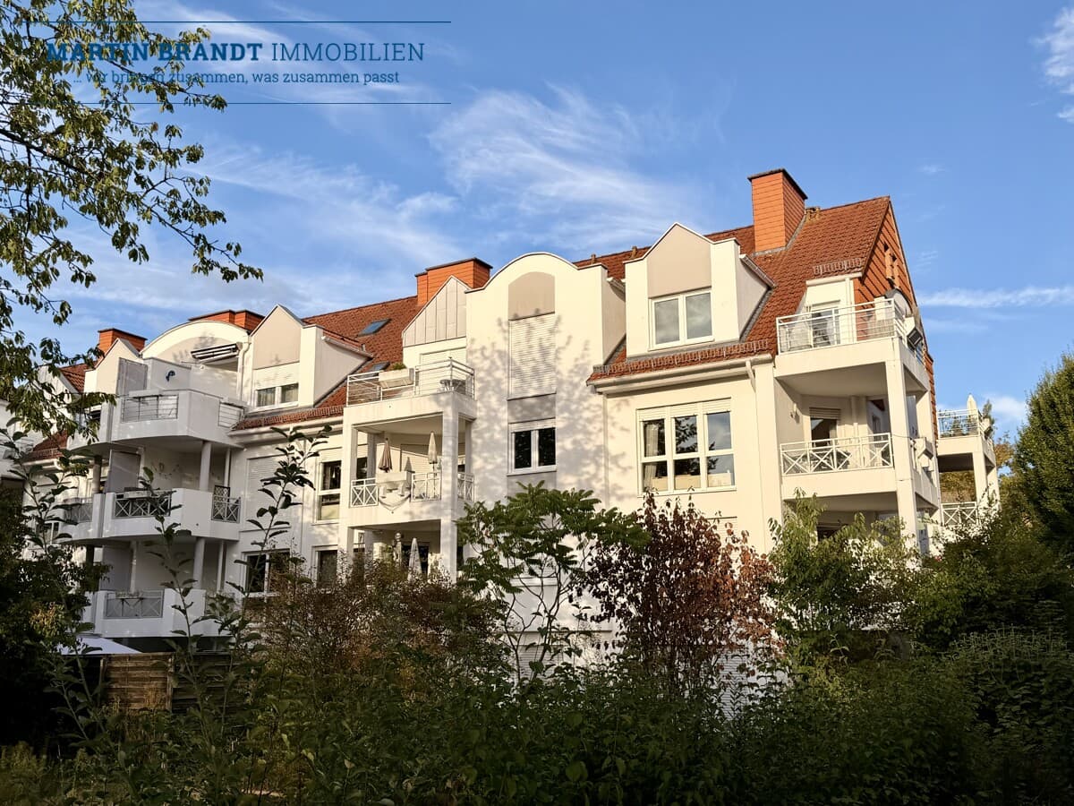 Sonnige 4,5 Zimmer Dachgeschoss Maisonette Wohnung in Stadtrandlage von Idstein