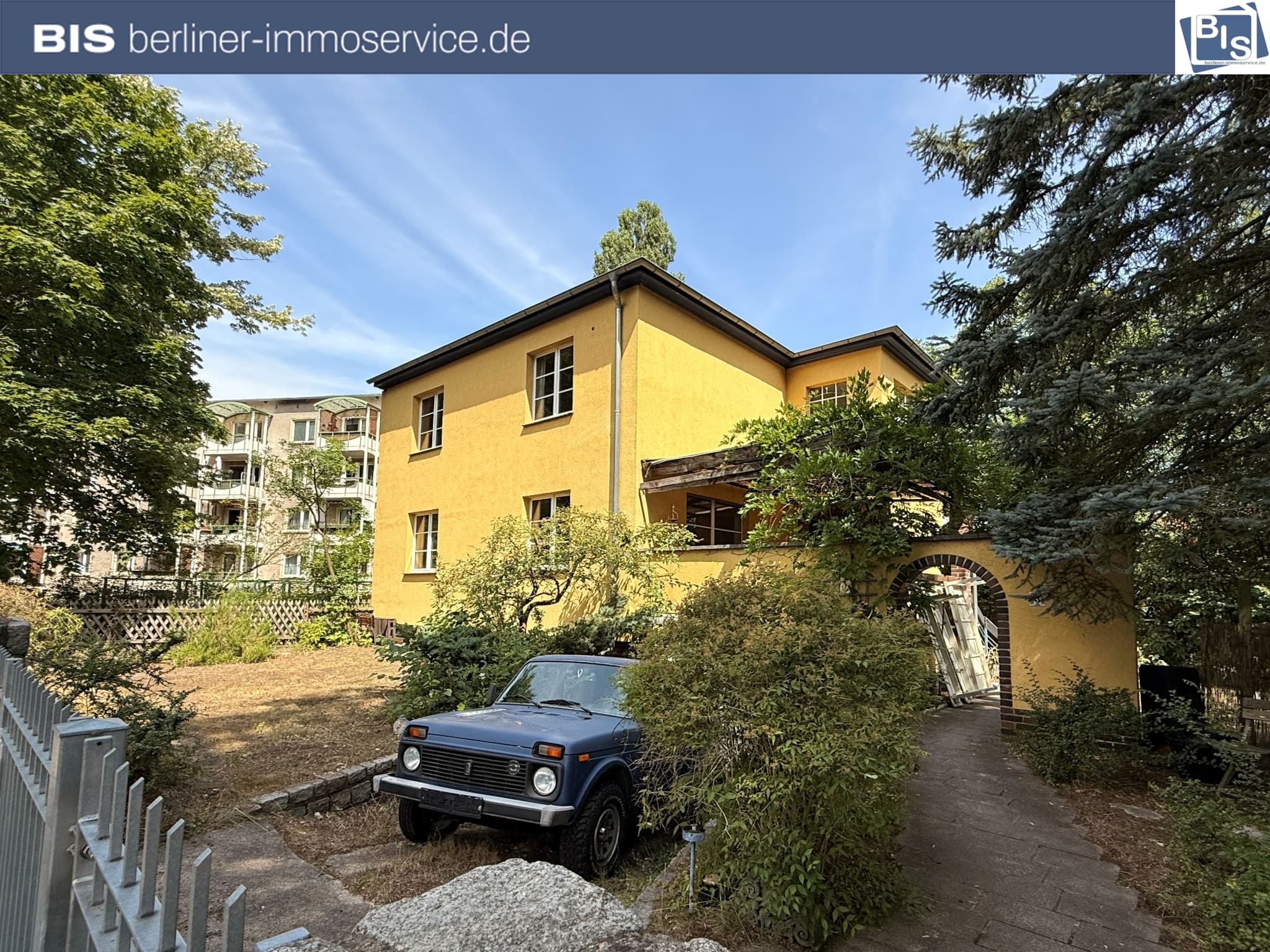 Ein Zuhause mit Seltenheitswert: Familienhaus mit separatem Gästehaus in Friedrichshagen