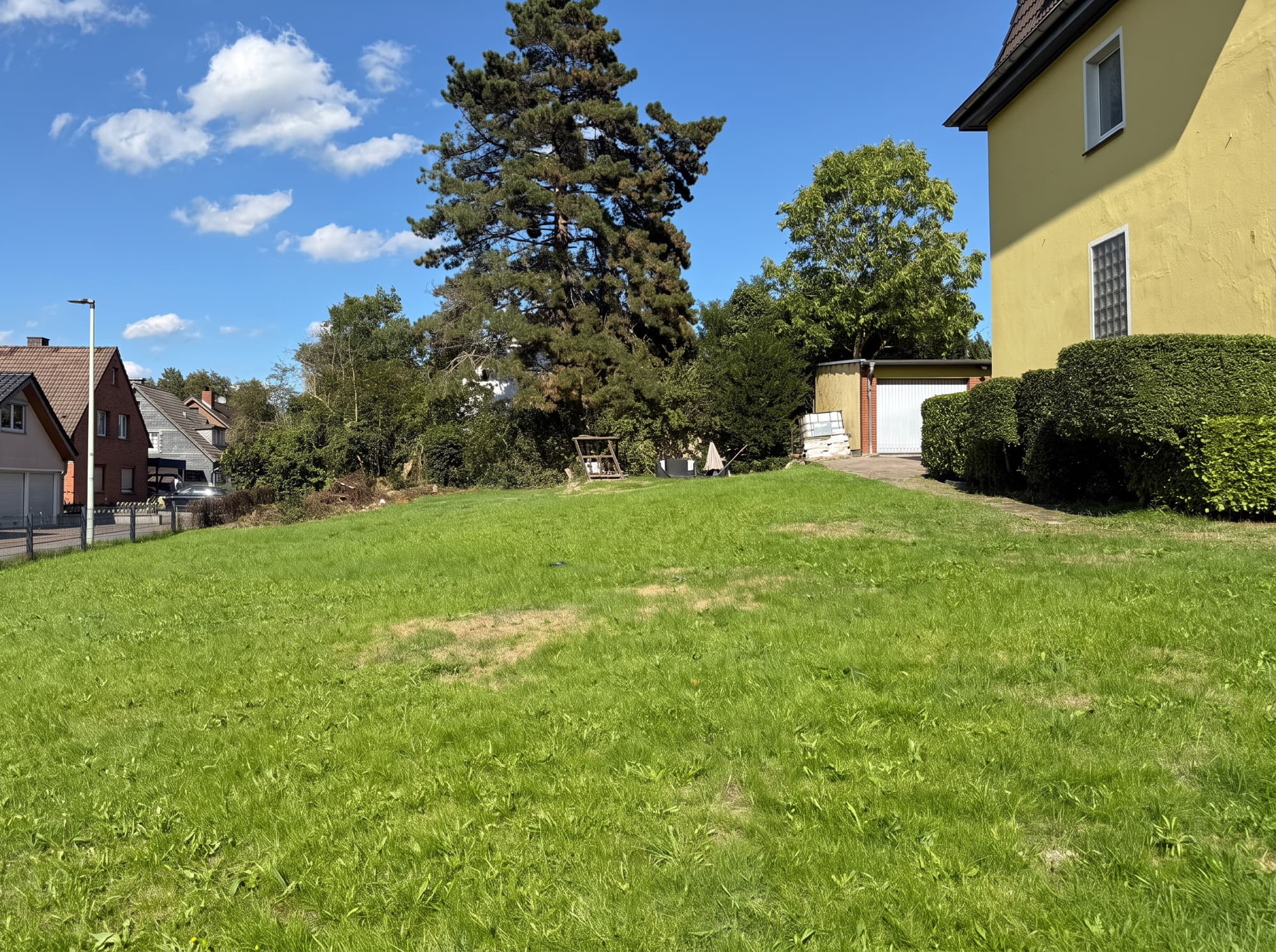 sonniges Eckgrundstück - individuell bebaubar