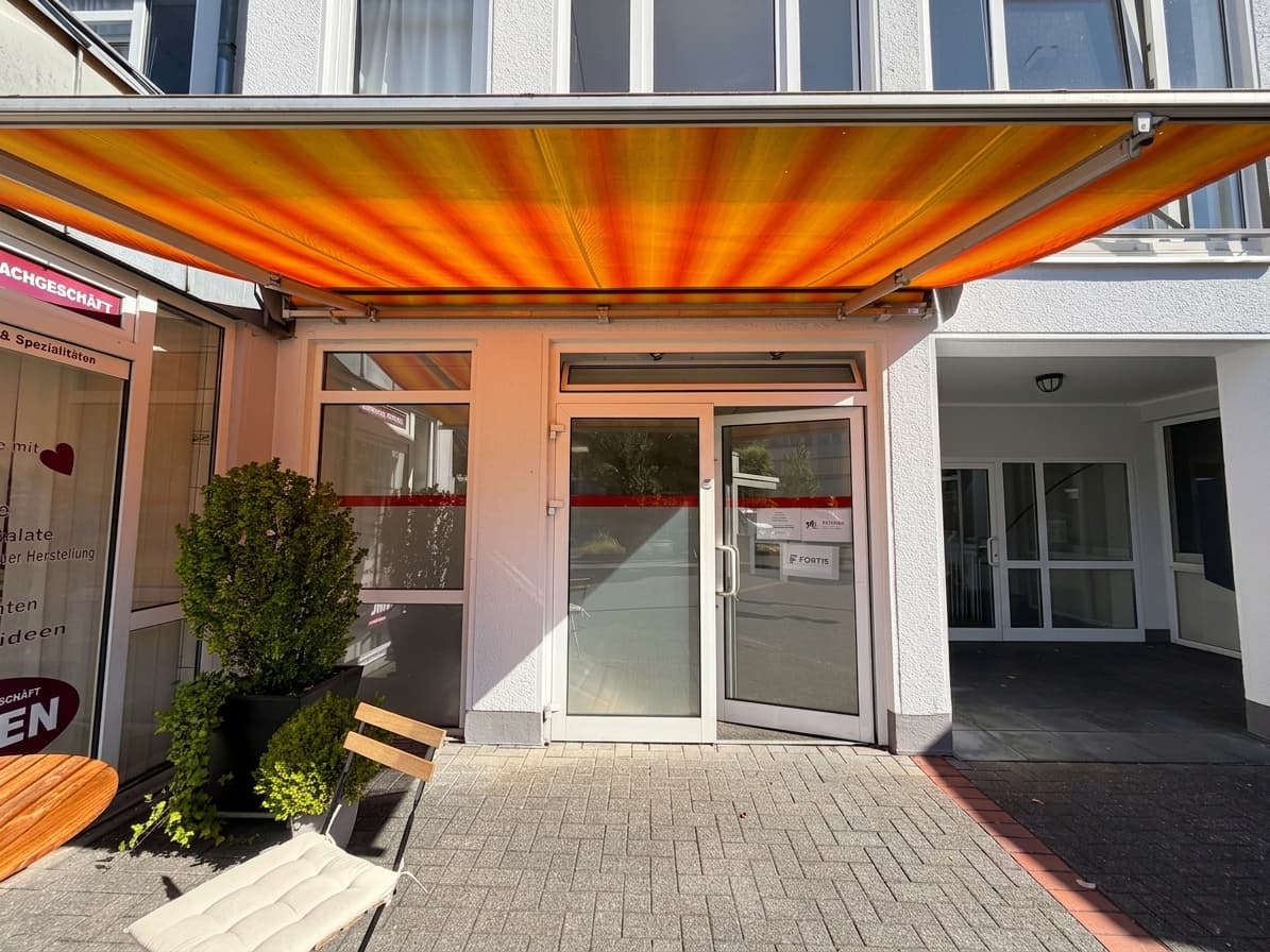 Sankt Augustin-Hangelar: Attraktive Gewerbeeinheit zum Verkauf-gut ausgestattet! 2 Stellplätze inkl.