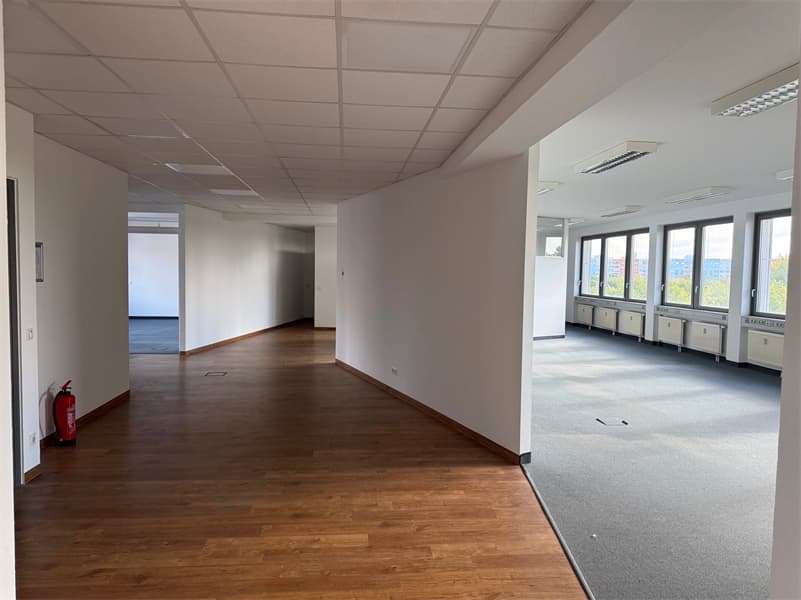 Helles Büro in Berlin Mitte zu mieten
