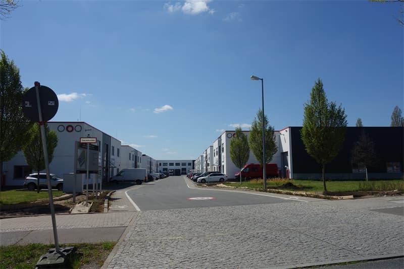 Halle mit Büro Nähe Flughafen Schönefeld zu mieten