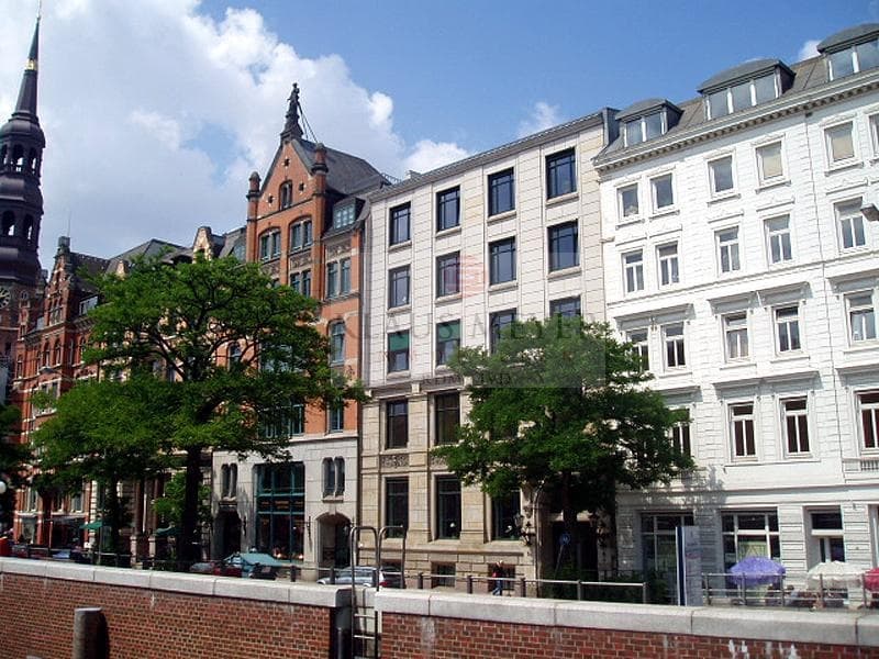KLAUS MEYER IMMOBILIEN PROVISIONSFREI: historisches Büroensemble gegenüber der Speicherstadt