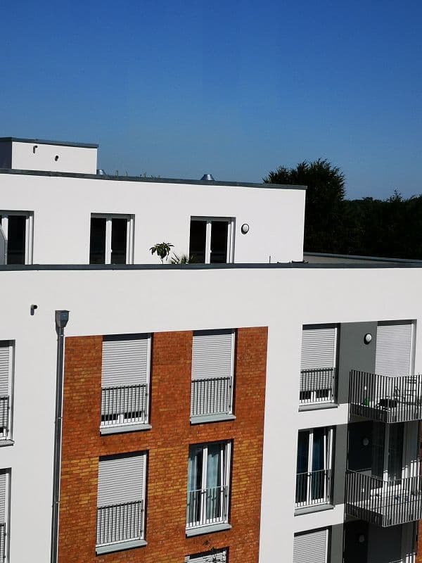 Singlewohnung- große Dachterrasse, 3. OG in der Endetage, Fahrstuhl, ruhige Lage,