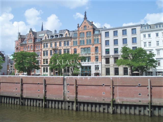 Teilweise Ausblick auf die Speicherstadt - provisionsfrei