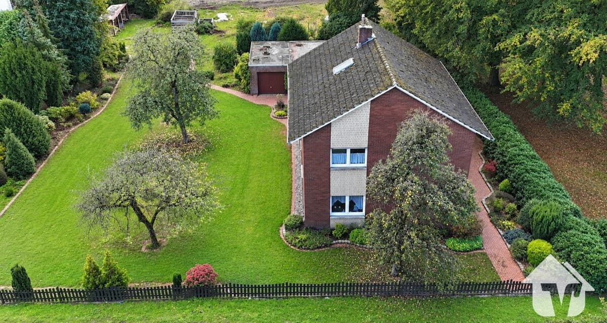 Geräumiges Haus auf großem Grundstück mit vielen Möglichkeiten...
