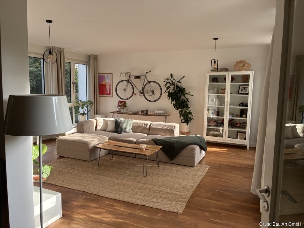 Helle, ruhige Wohnung mit Lift und Tiefgaragenstellplatz im Stadtvillensemble an der Havel