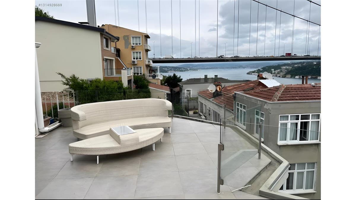 Luxusvilla am Strand mit atemberaubendem Blick auf den Bosporus in Istanbul-Sarıyer