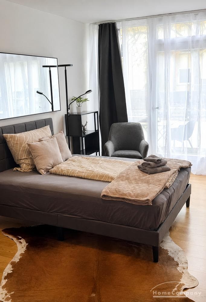 Modern möbliertes 1-Zimmer-Apartment mit Balkon