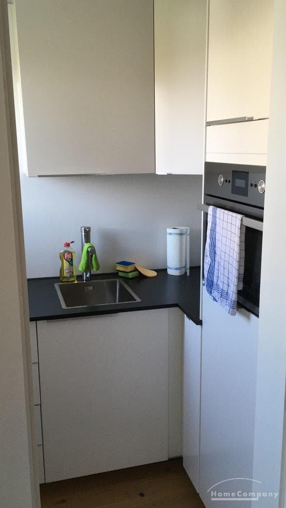 Praktisch möbliertes 1-Zimmer-Apartment mit Loggia in Sendling-Westpark