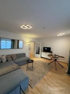 Modern möbliertes 2-Zimmer-Apartment mit Balkon