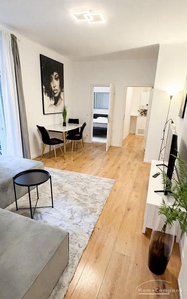 Modern möblierte 2-Zimmer-Wohnung mit Balkon in Obergiesing