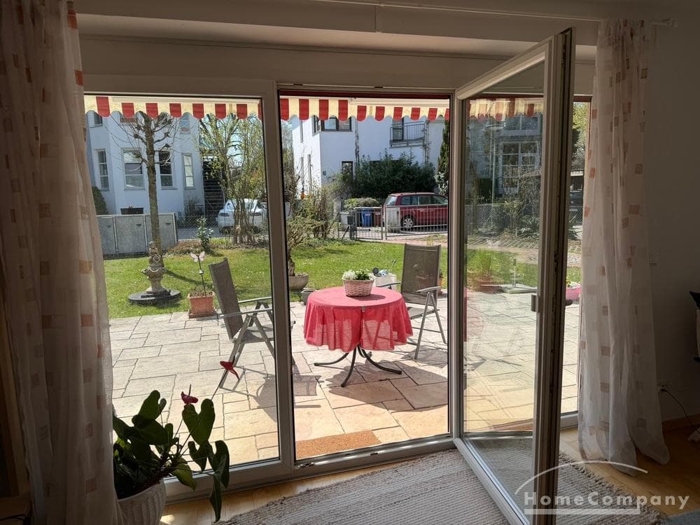 Geschmackvoll möblierte 2-Zimmer-Terrassenwohnung mit Gartenanteil