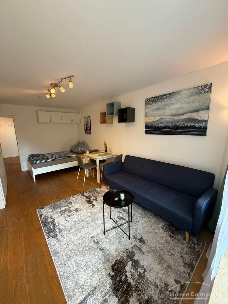 Modern möbliertes Apartment mit Balkon