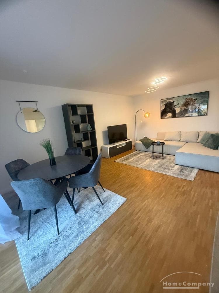 Voll möblierte 2-Zimmer-Wohnung mit großer Loggia & TG-Stellplatz in Schwabing