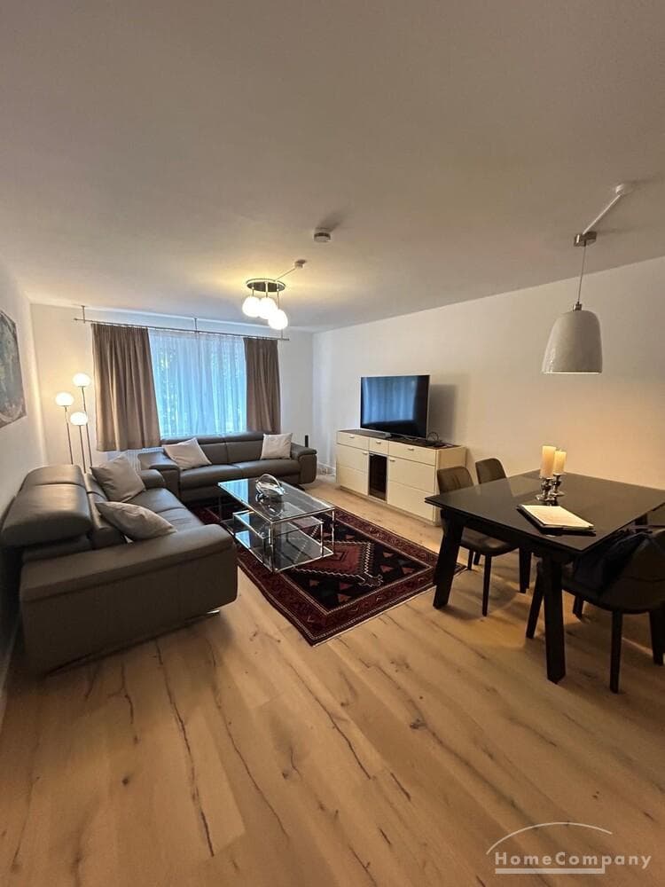 Modern möblierte 2-Zimmer-Wohnung mit Stellplatz in Neuhausen