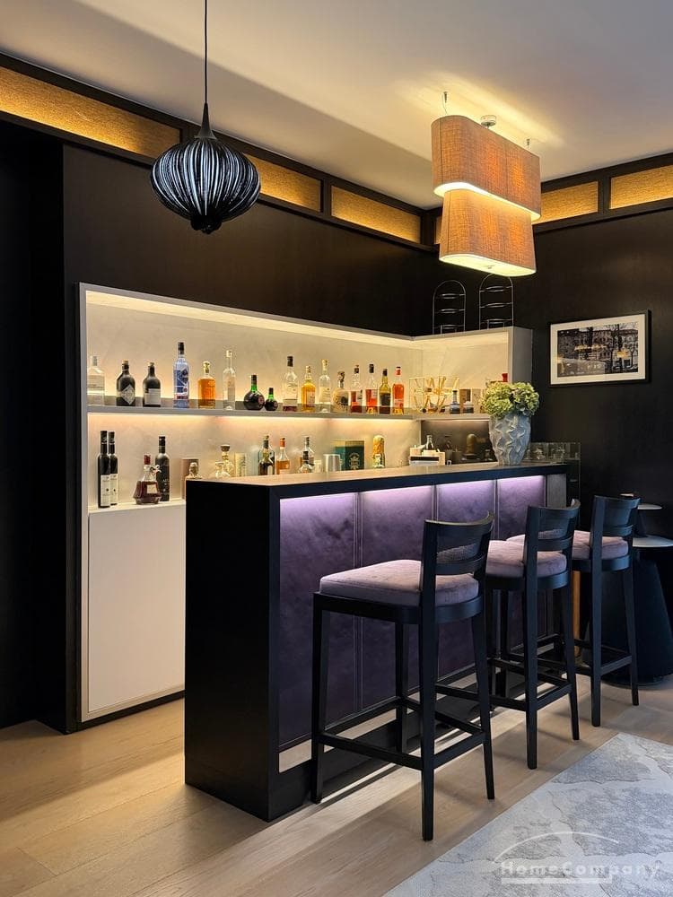 Exklusive, vollmöblierte Maisonette mit privatem Garten, Sauna & fünf Tiefgaragenstellplätzen