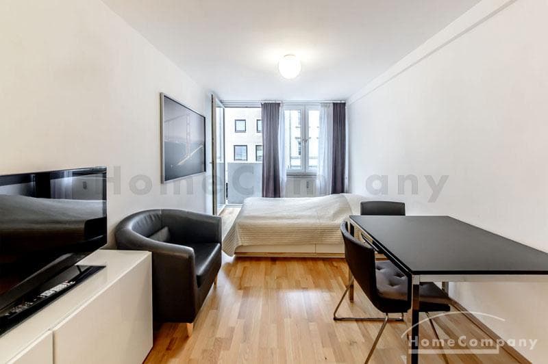 Kleines, voll möbliertes 1-Zimmer-Apartment in Maxvorstadt