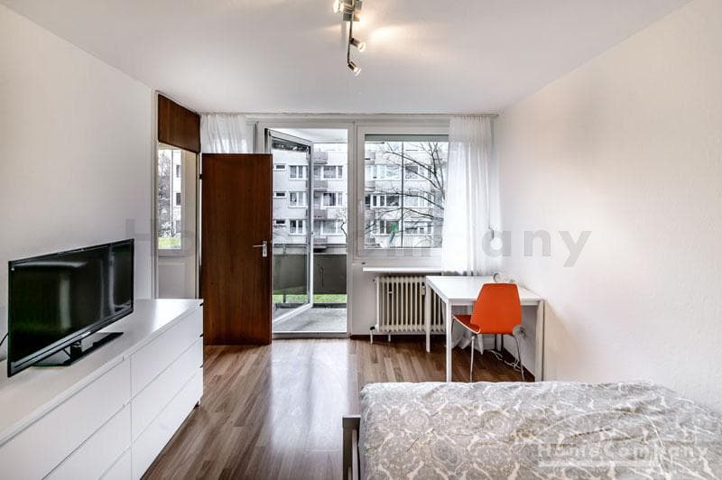Hell und modern möbliertes Appartment zwischen München-Harthof und Lerchenau