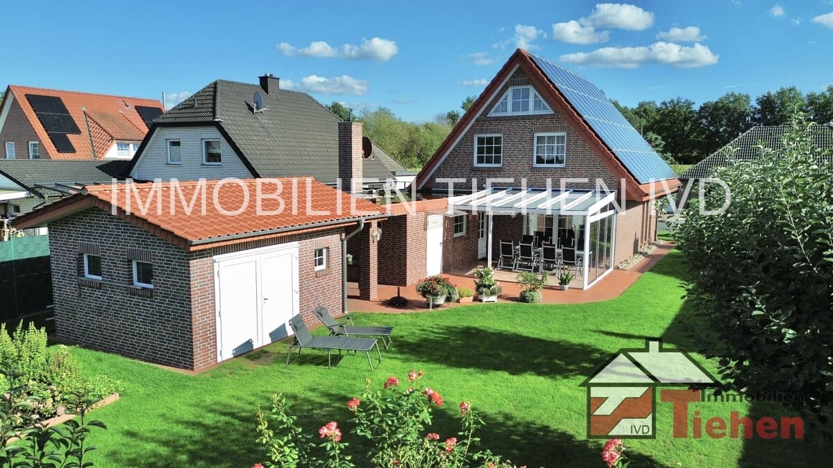 Gepflegtes Einfamilienhaus mit Gartenidylle und moderner Haustechnik
PROVISIONSFREI!