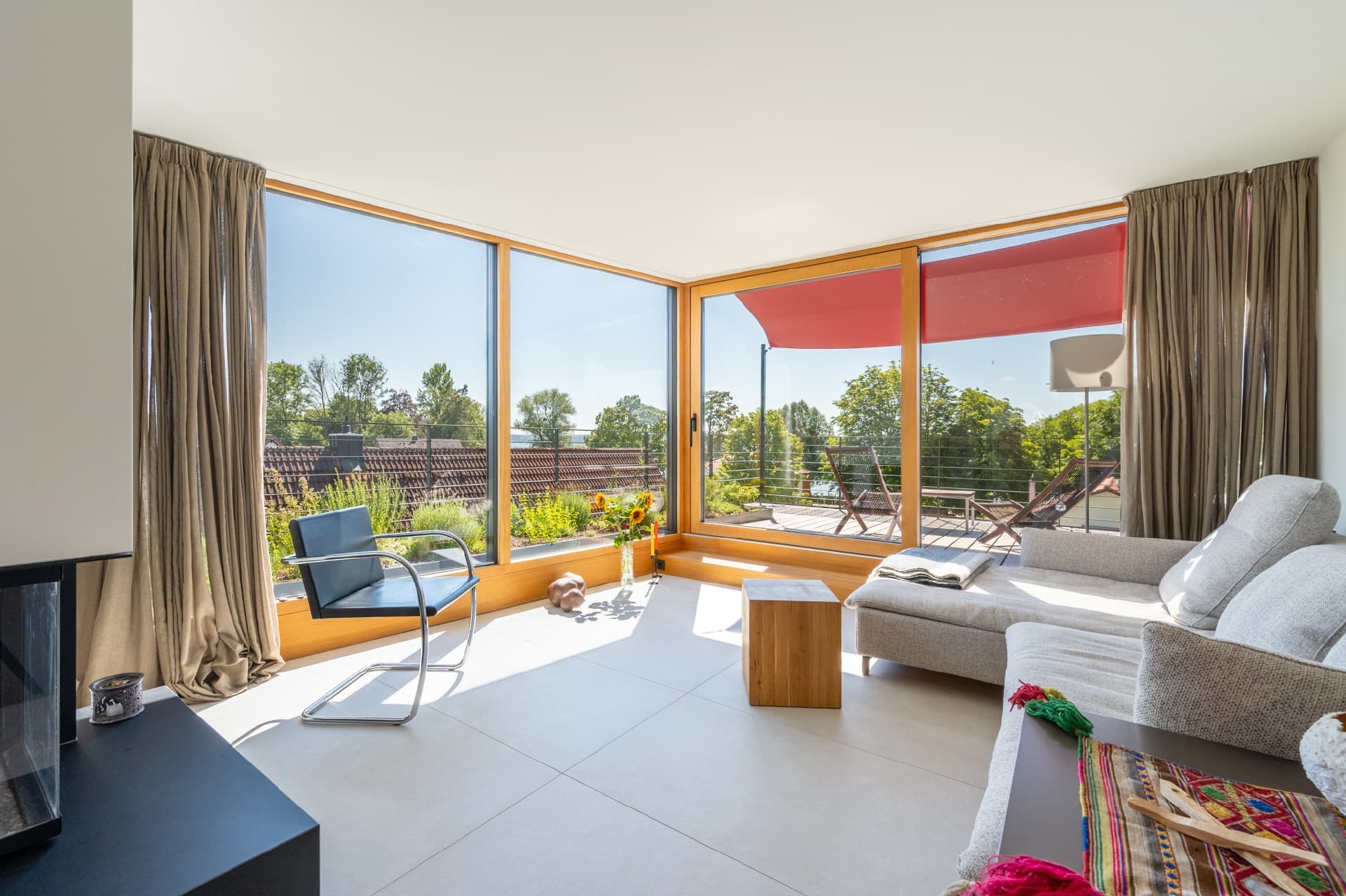 AIGNER - Neuwertiges Architektenhaus mit Seeblick in Herrsching am Ammersee
