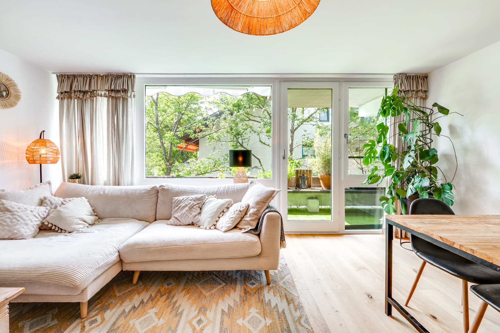 AIGNER - Sanierte 3-Zimmer-Wohnung mit zwei Balkonen in Pullach