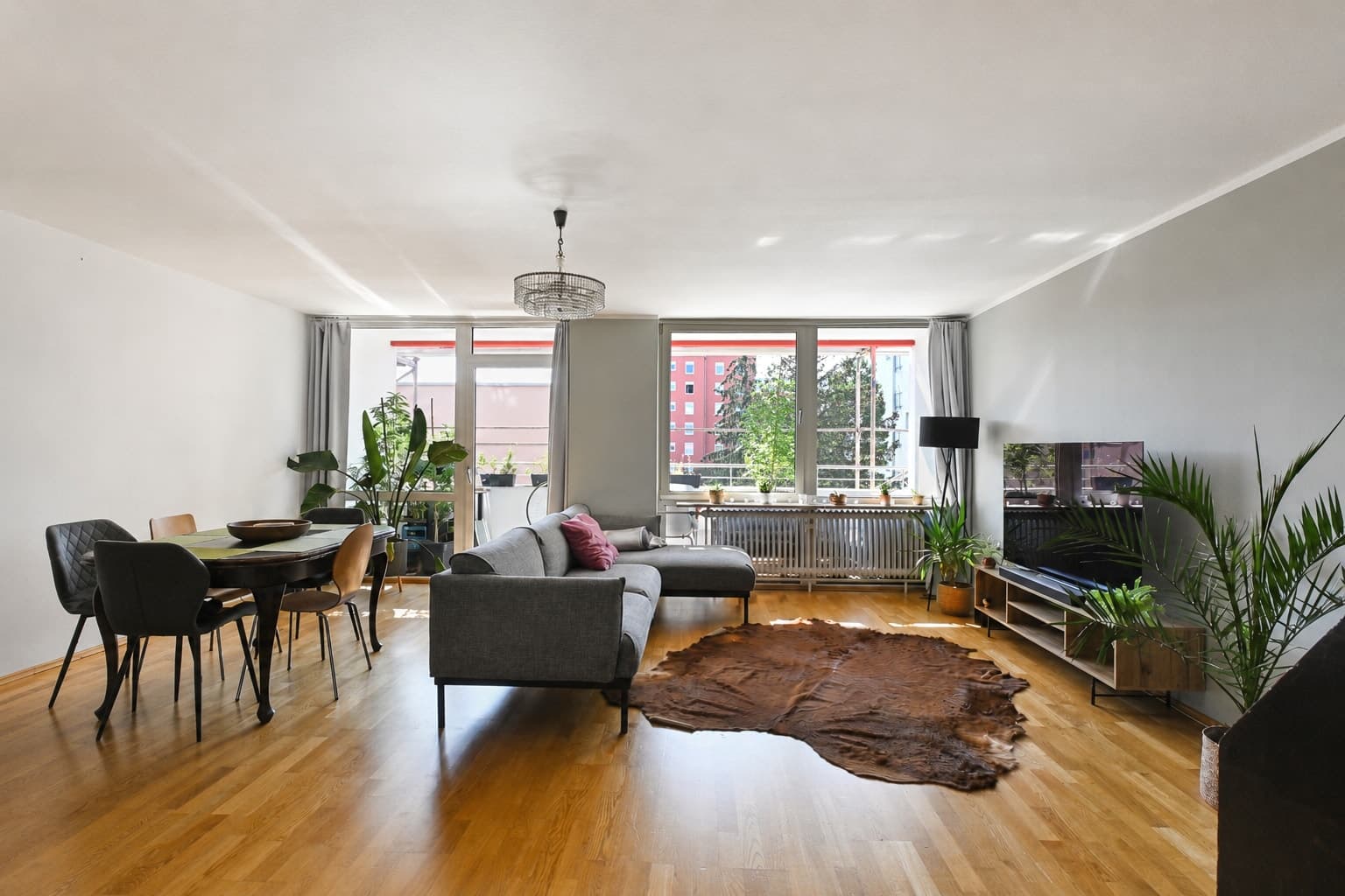AIGNER - 3-ZIMMER-WOHNUNG IN SCHWABING MIT ZWEI BALKONEN