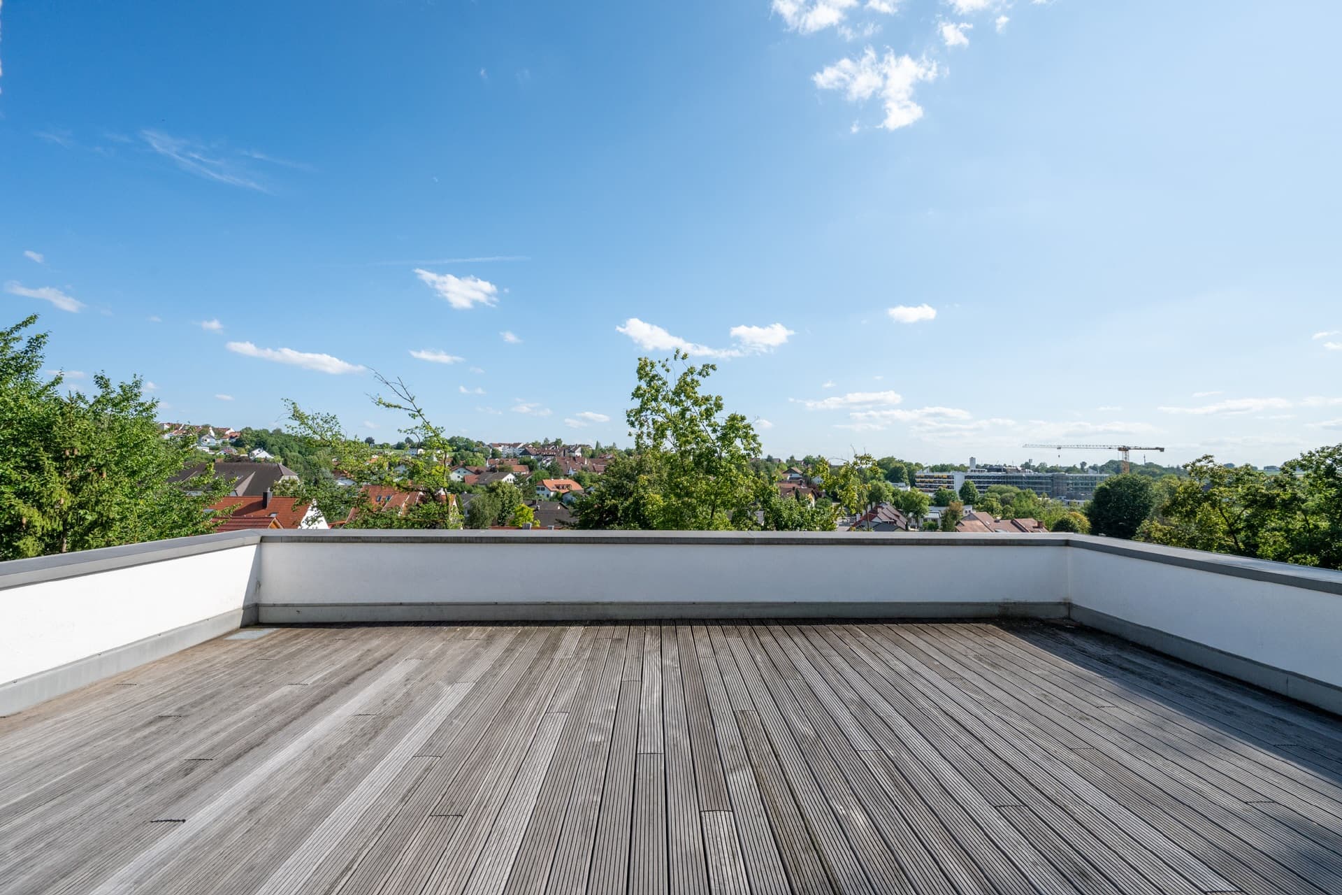 AIGNER - Drei Ebenen - Eine Aussicht - Exklusives Wohnen am Landshuter Berg