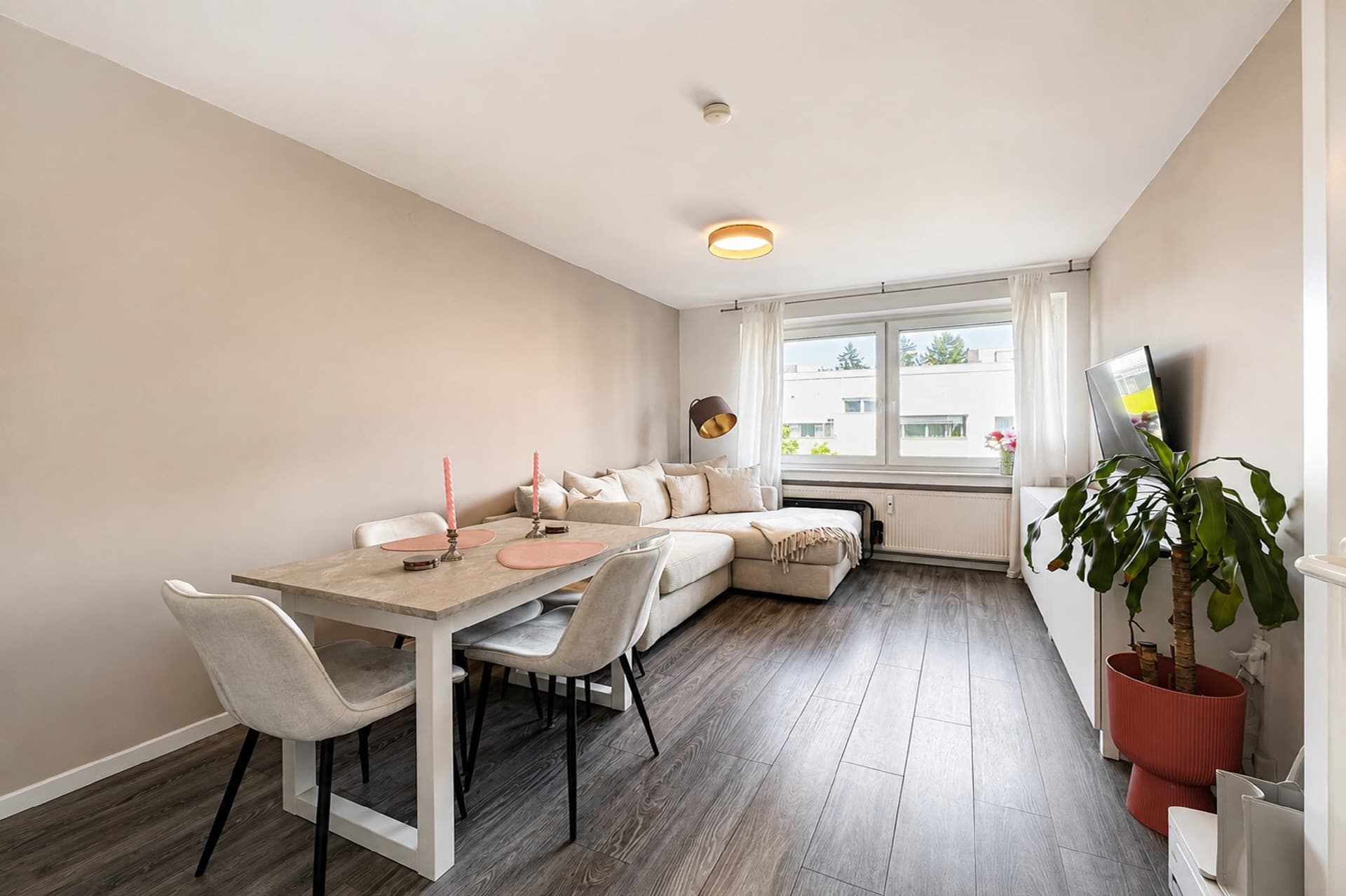 AIGNER - Gut geschnittene 2-Zimmer-Wohnung mit viel Tageslicht in Karlsfeld - mit Erbpacht
