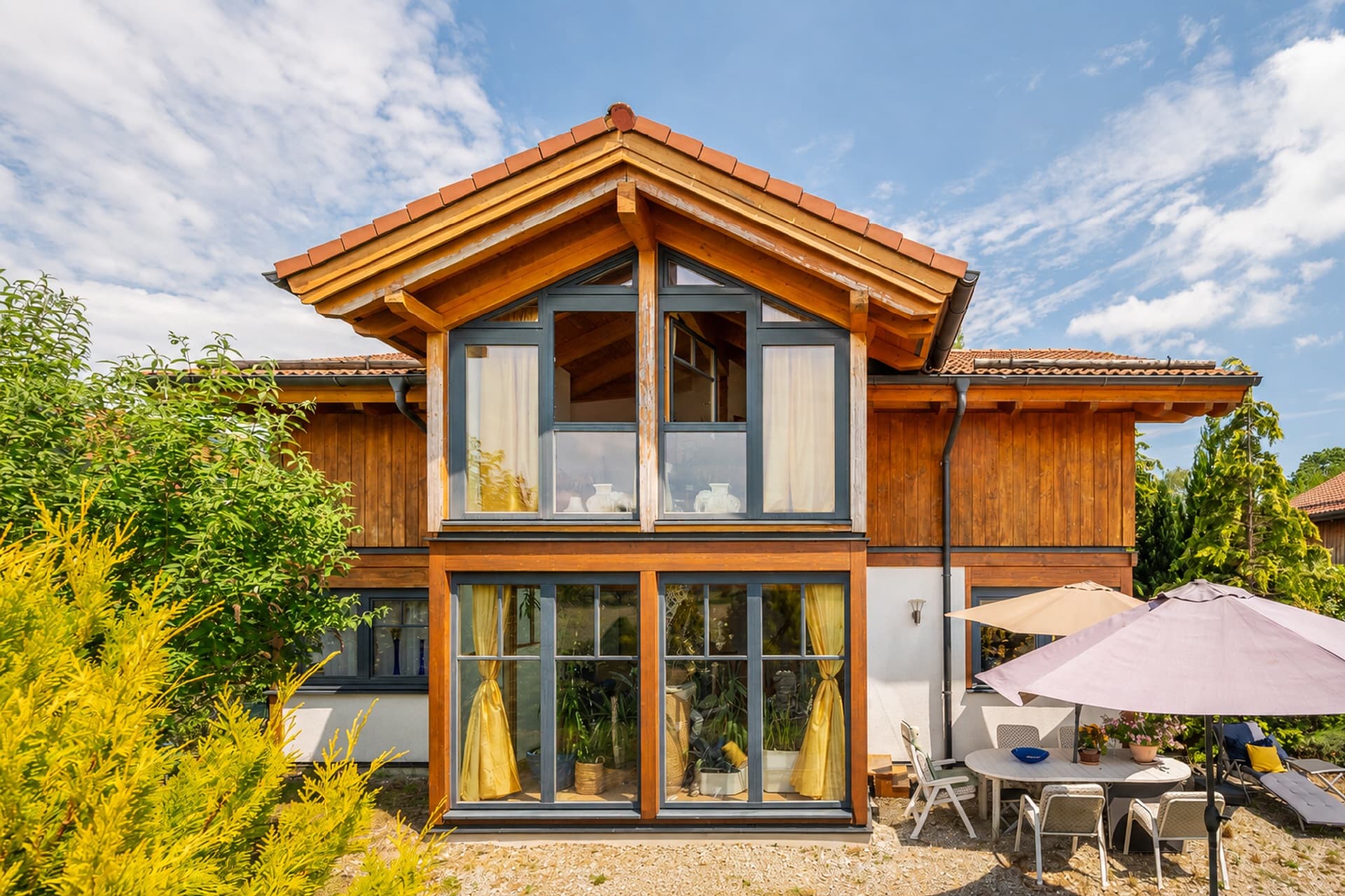 AIGNER - Einfamilienhaus im Landhausstil mit traumhaftem Blick ins Grüne