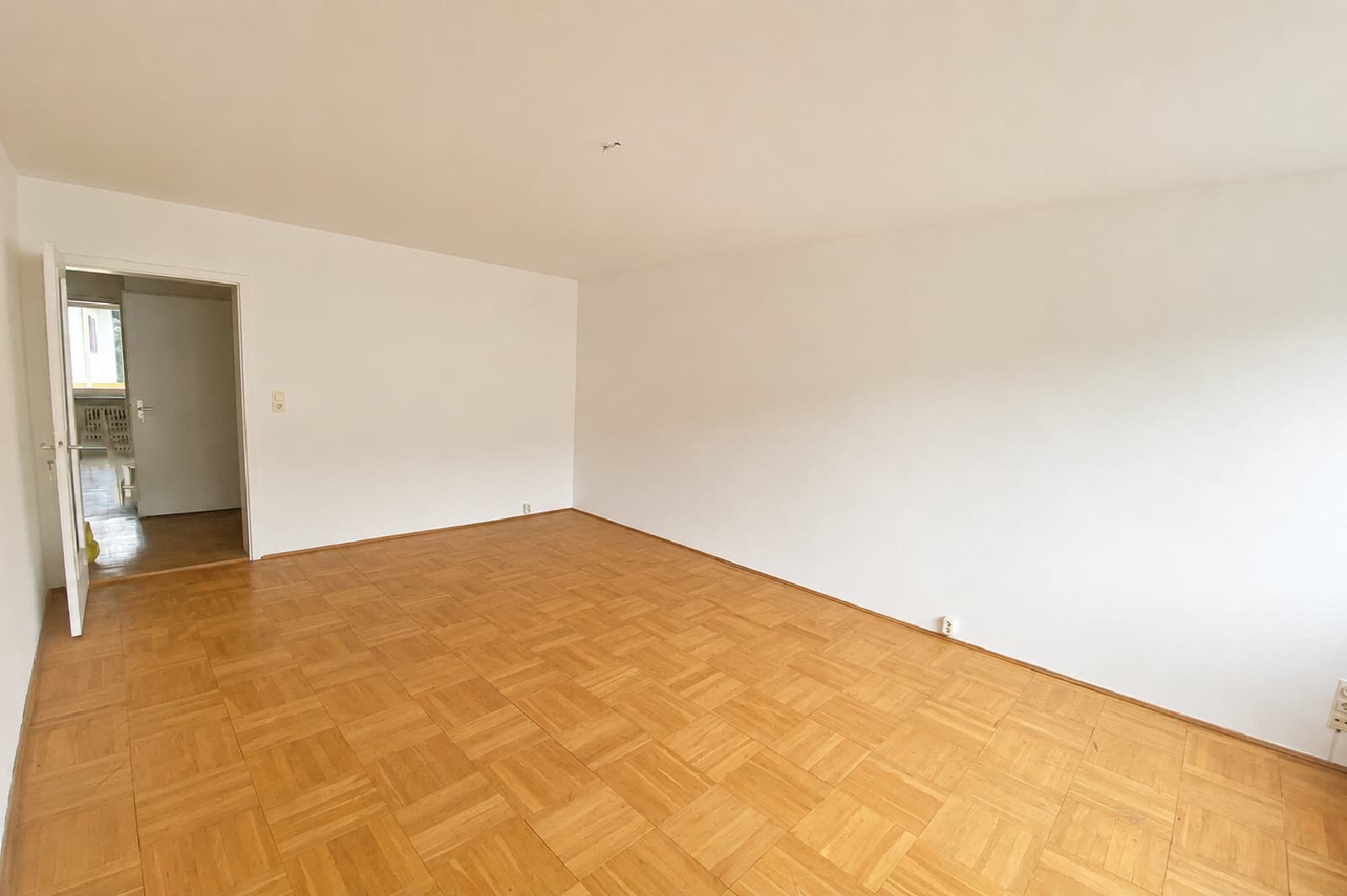 AIGNER - Helle 3-Zimmer-Wohnung mit Balkon und Garage in zentraler Lage von Starnberg