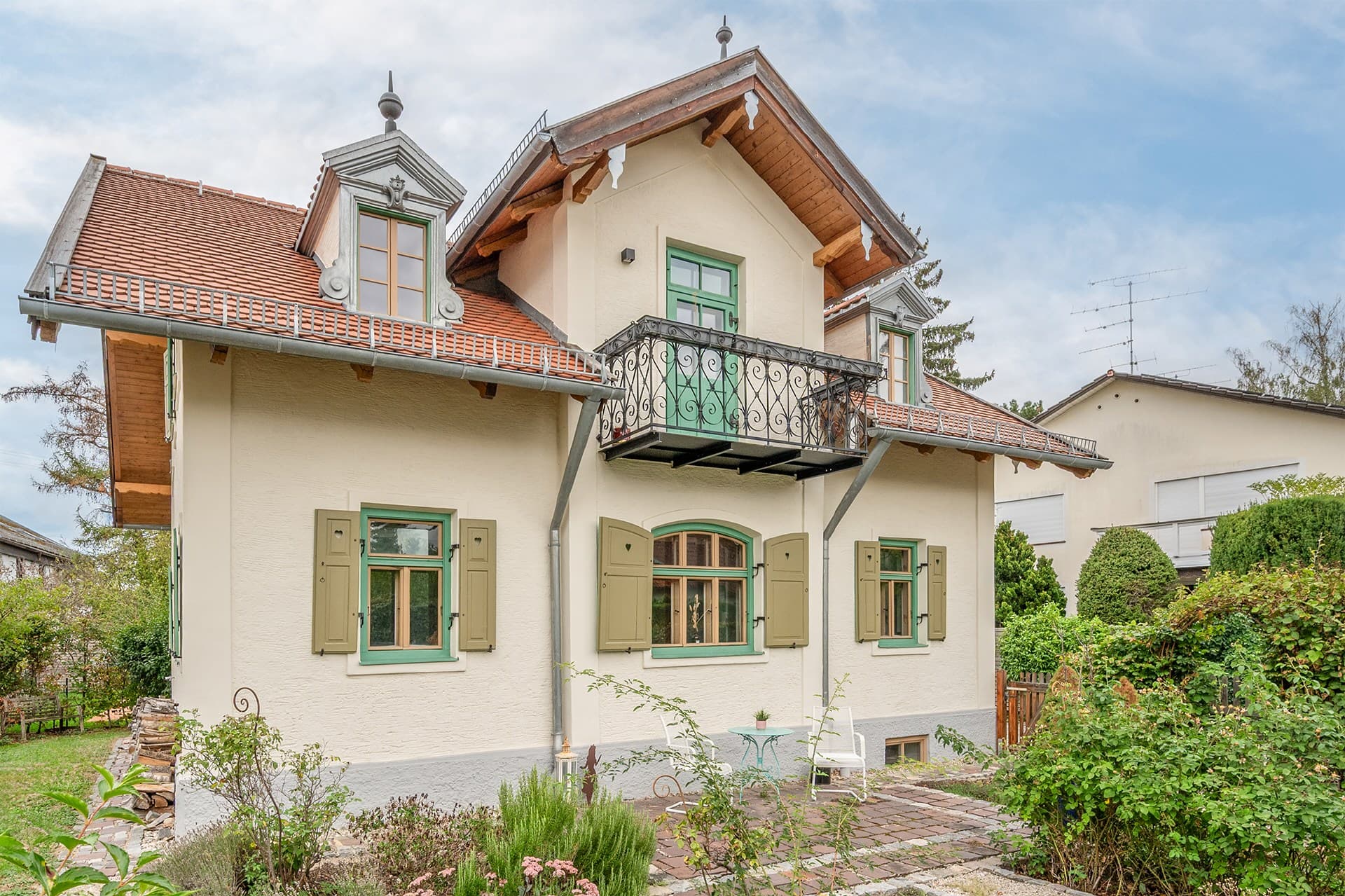 AIGNER - Denkmalgeschütztes Schmückstück in Vaterstetten!