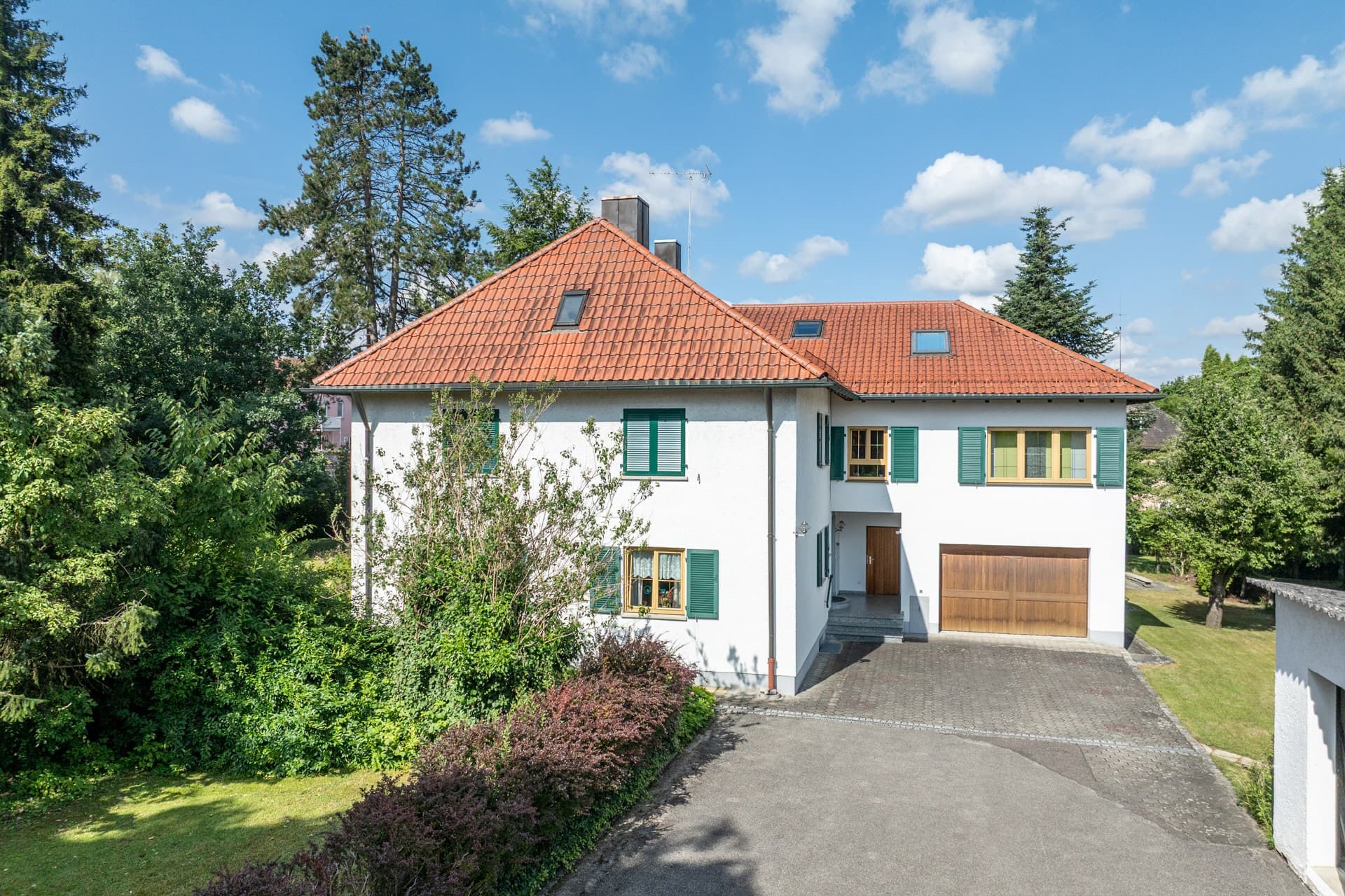 AIGNER - Großzügige Erdgeschosswohnung mit Schlossgarten