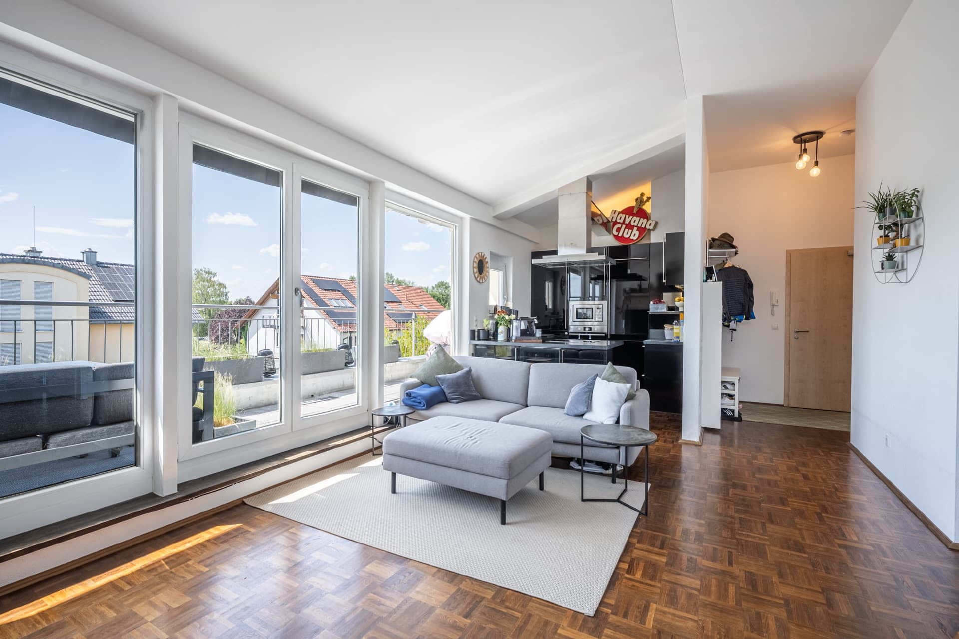 Aigner - Zeitlose Eleganz trifft modernen Wohnkomfort – 3-Zimmer-Wohnung in Moosach