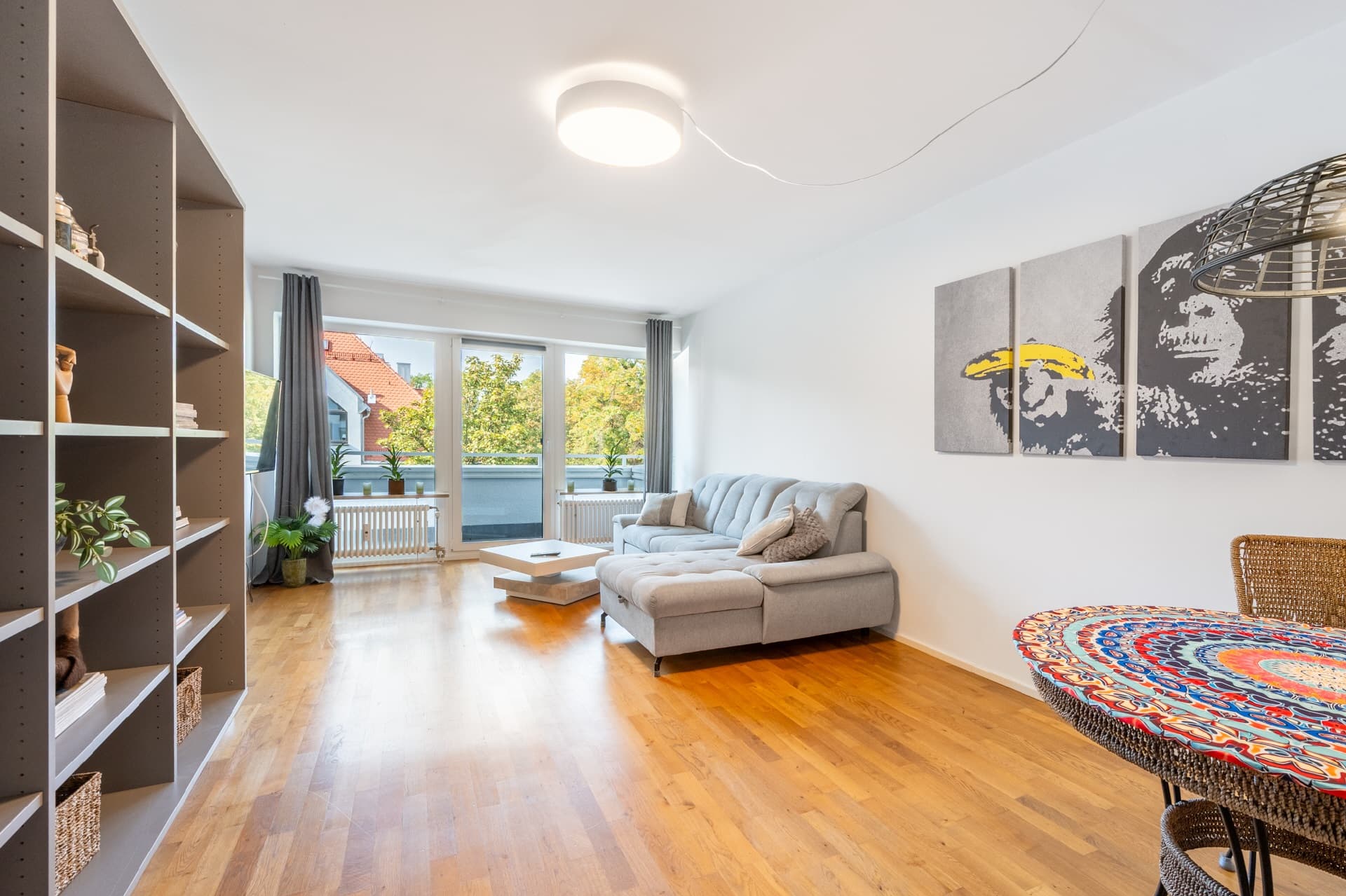 AIGNER - Wohnen im Herzogpark: Großzügige 3-Zimmer-Wohnung mit Westbalkon