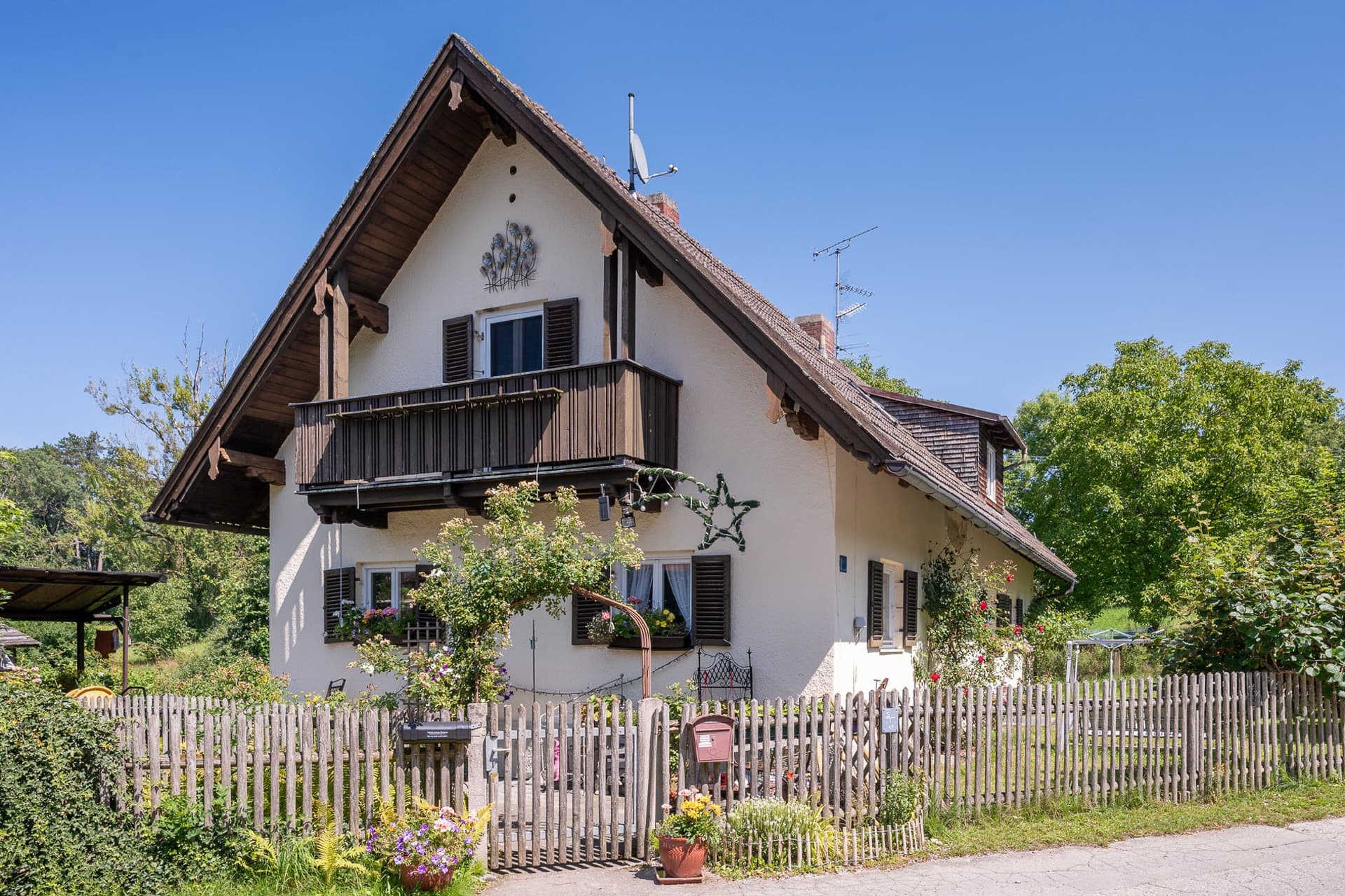 AIGNER - Rarität am Starnberger See: Doppelhaus mit Seeblick in Bestlage von Berg