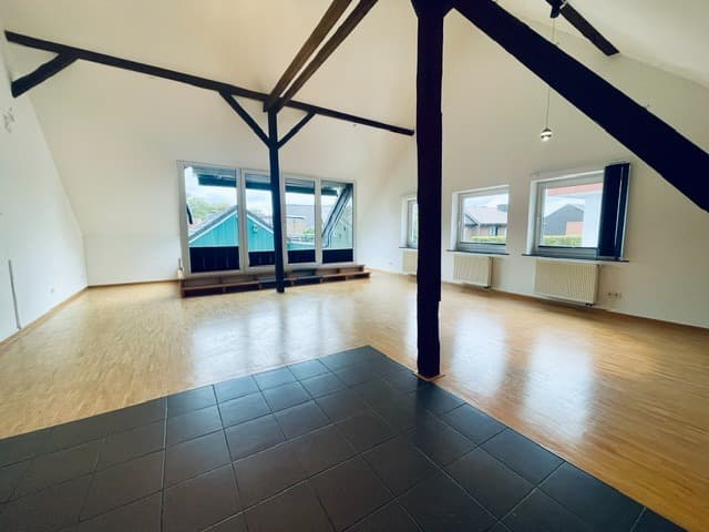 Außergewöhnliche & großzügige 3-Zi.-Whg. EBK schöne Dachterrasse Stellplatz in 33330 Gütersloh