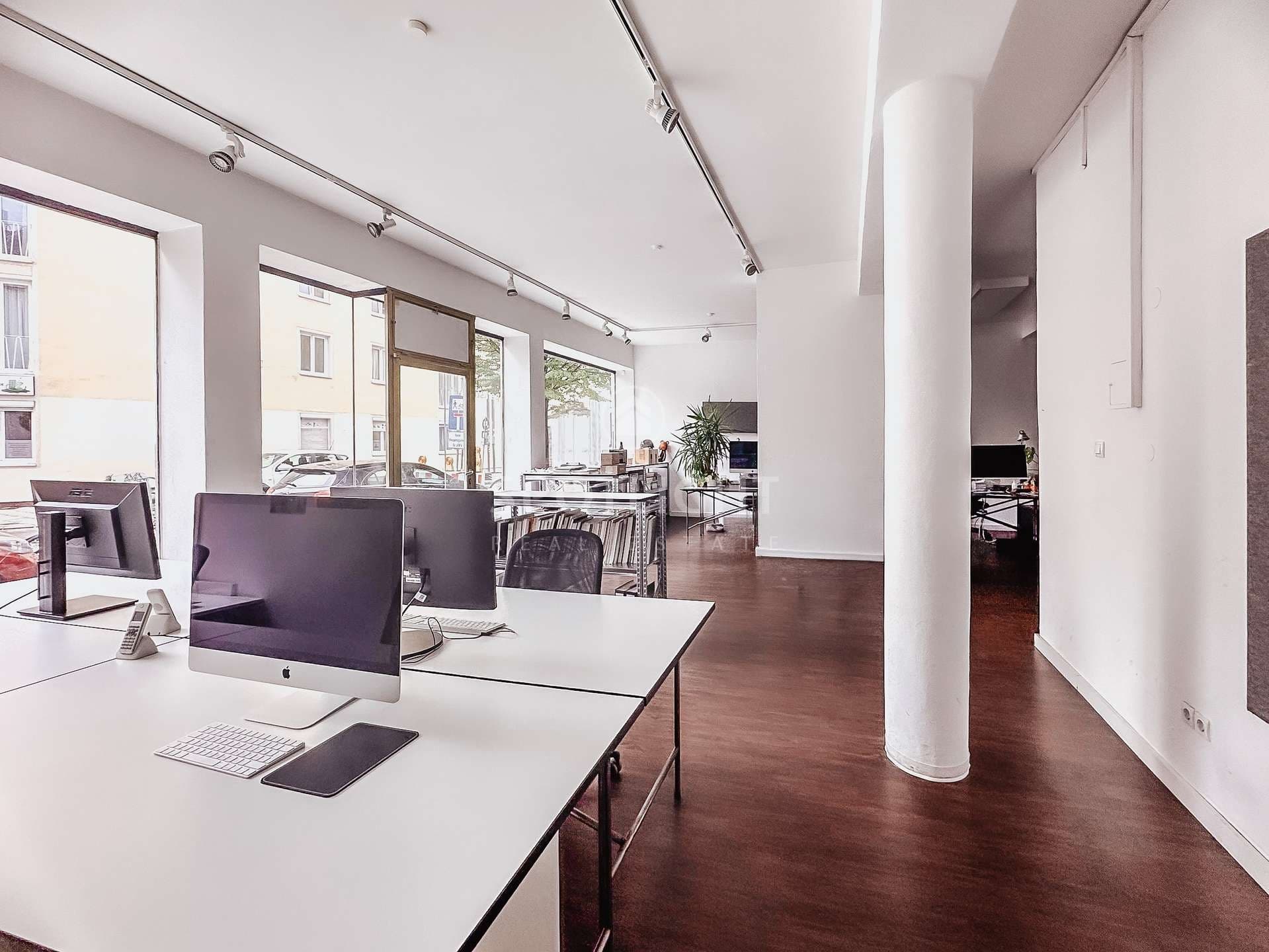 Gewerbefläche mit Büro bzw. Laden, Lager und drei Stellplätzen in der Schwanthalerhöhe
