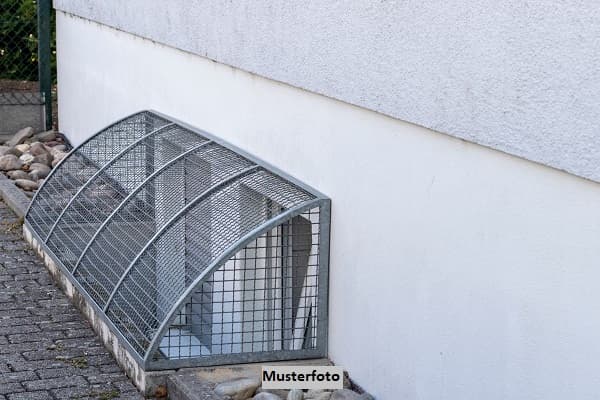 Größere 2-Zimmer-Wohnung nebst Terrasse und Stellplatz