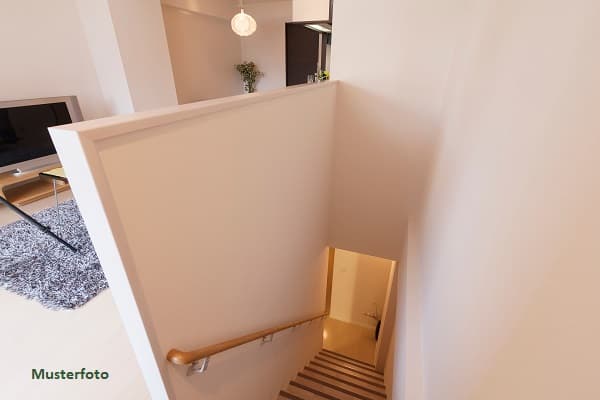 Wohngefühl wie im Haus: Großzügige Maisonettewohnung mit Terrasse